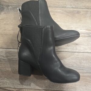 Brand New torrid Black Chunky Heel Chelsea Booties Size 8.5 WW